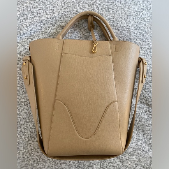 Marina Bucket Bag in Champagne - Picture 4 of 13